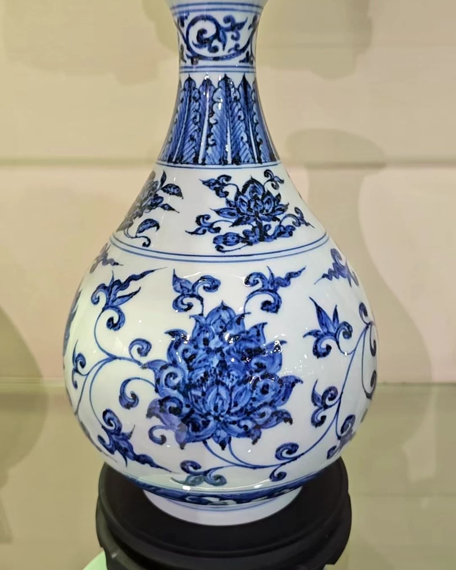 Ming Yongle Lotus Yuhuchun Vase