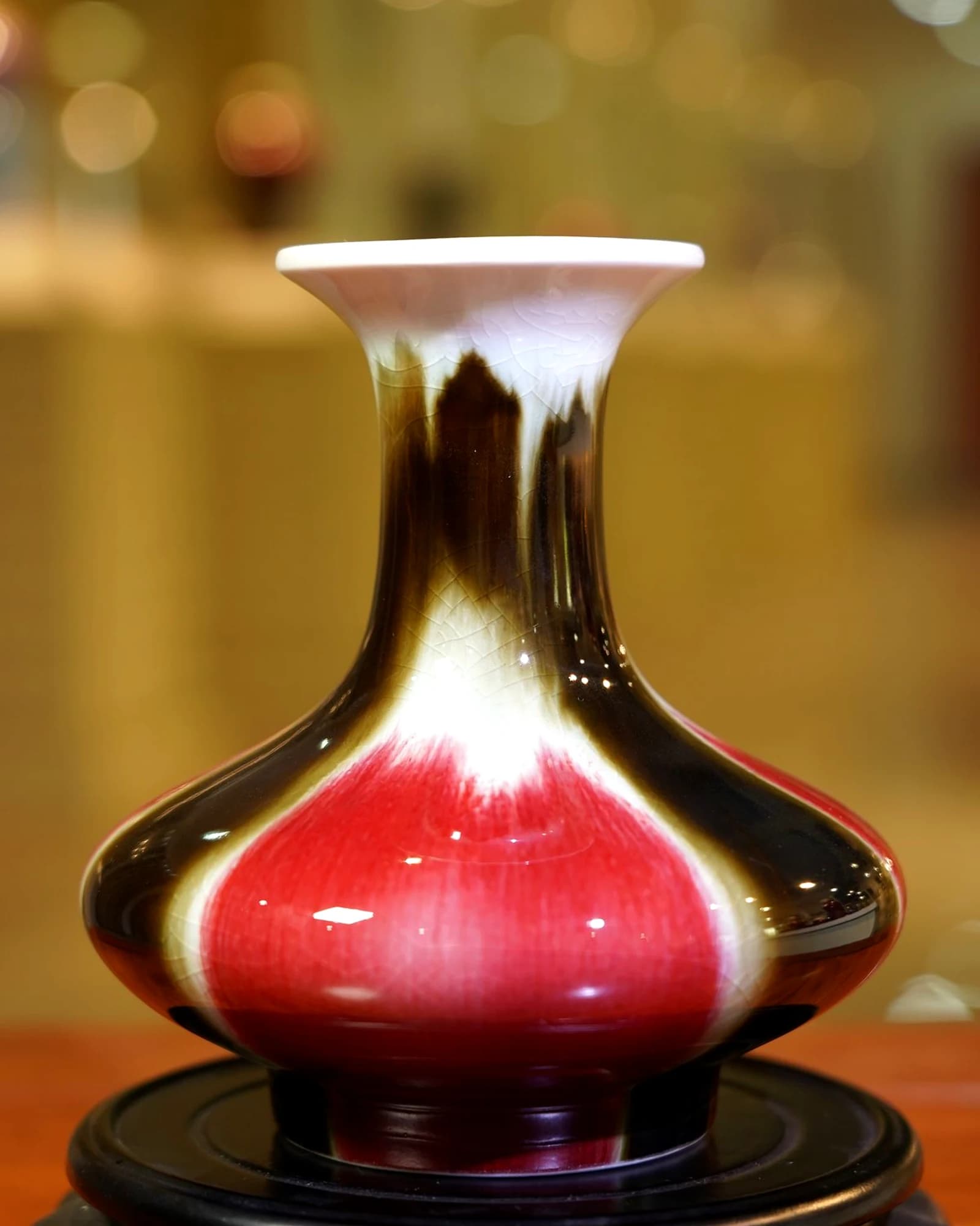 Sanyang Kaitai Flat-belly Vase, Small